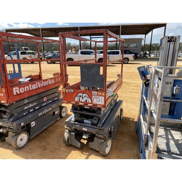 2018 SKYJACK SJIII-3219 Scissor Lift