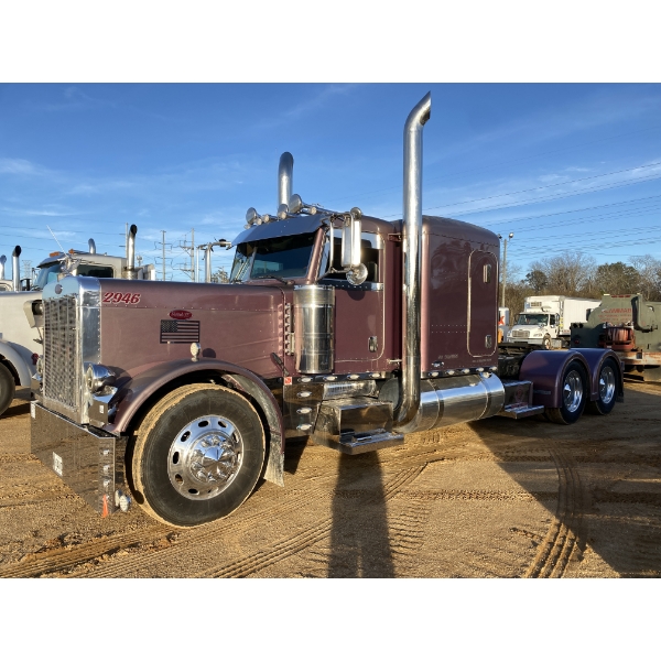 2005 PETERBILT 379 Sleeper Truck