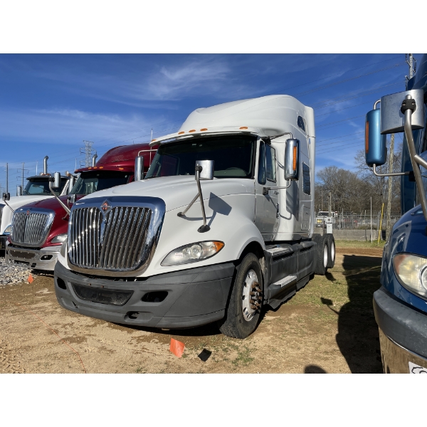 2015 INTERNATIONAL PROSTAR+ 122 Sleeper Truck
