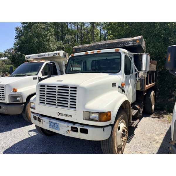 2000 INTERNATIONAL 4700 Dump Truck