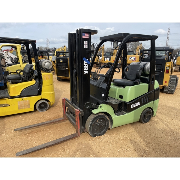 CLARK C25CL Forklift - Mast