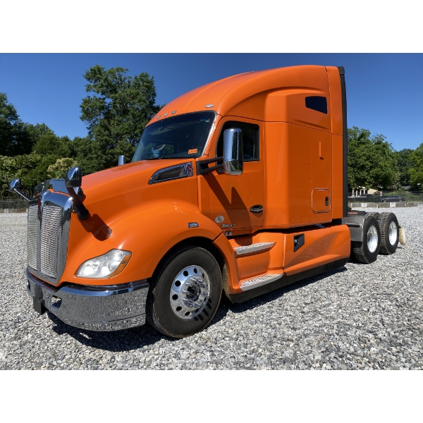 2022 KENWORTH T680 Sleeper Truck