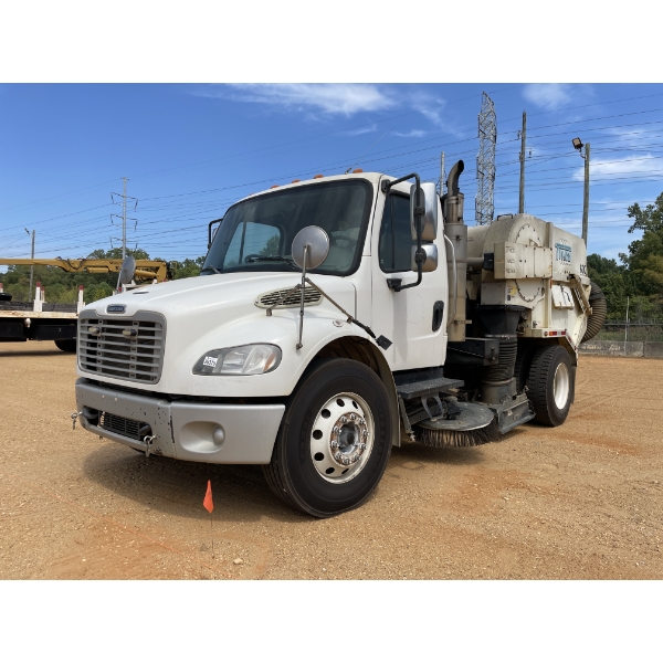 2014 FREIGHTLINER M2 Sweeper Truck