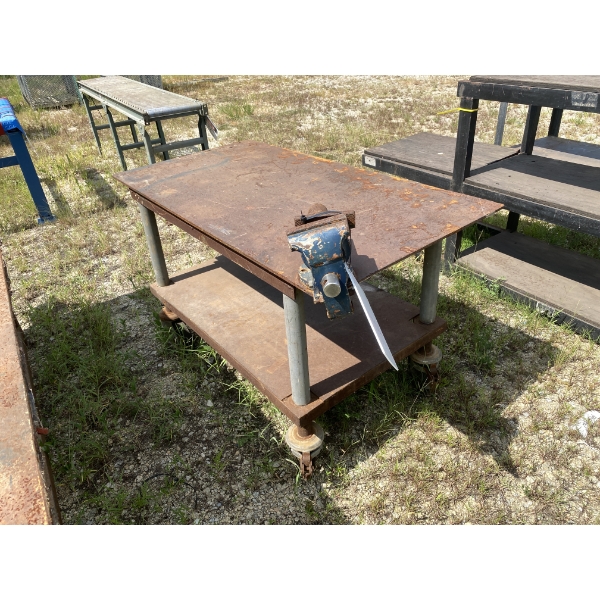 2.5' X 5' ROLLING METAL TABLE W/ VISE