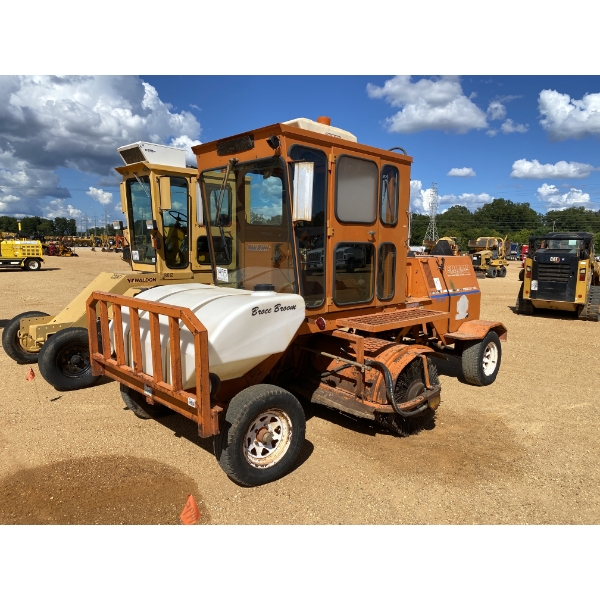 1997 BROCE RC300 Broom