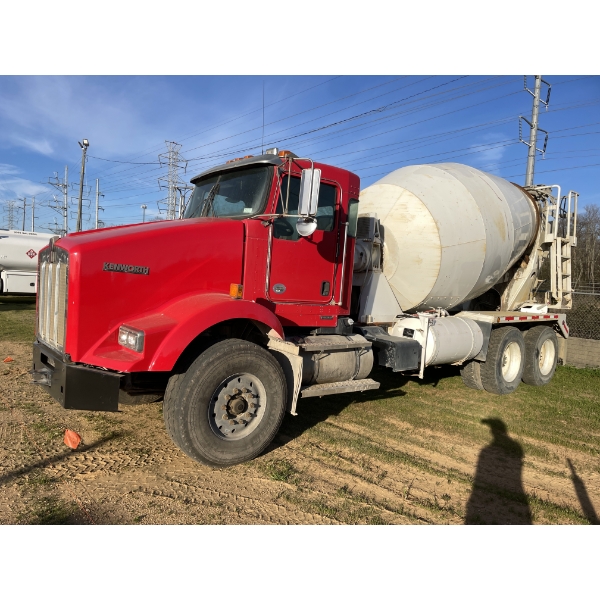 2017 KENWORTH T800 Concrete Mixer / Pump Truck