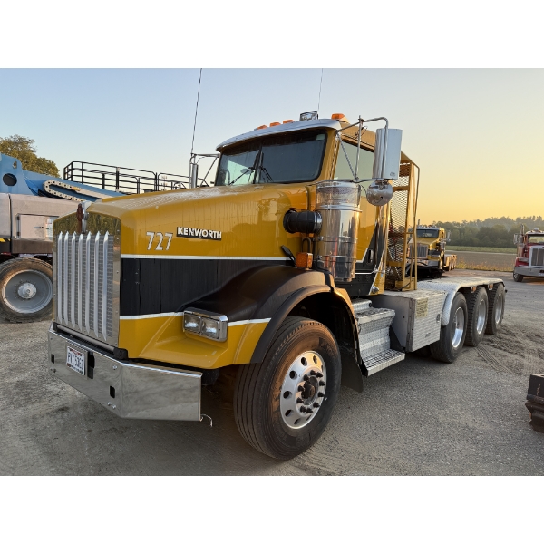 2009 KENWORTH T800 Day Cab Truck