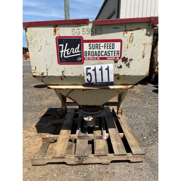 BROADCAST SPREADER & MESSAGE BOARD W/ LIGHTS