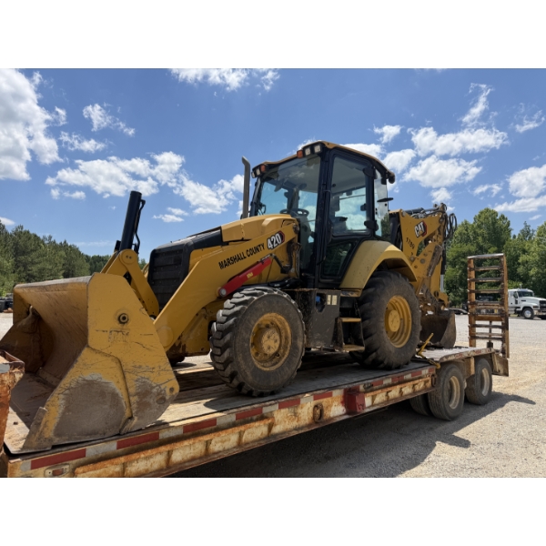 2022 CAT 420 Backhoe