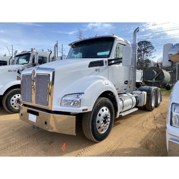 2018 KENWORTH T880 Day Cab Truck