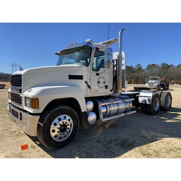 2023 MACK PI64T Day Cab Truck