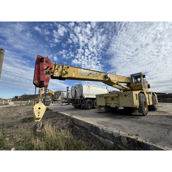 WARNER SWASEY 4435 Rough Terrain Crane