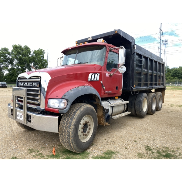 2008 MACK GU713 Dump Truck