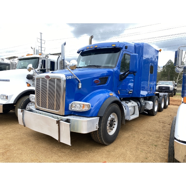 2015 PETERBILT 567 Sleeper Truck