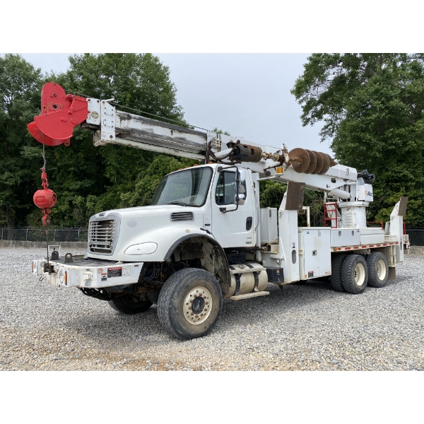 2005 FREIGHTLINER M2 Boom / Crane Truck