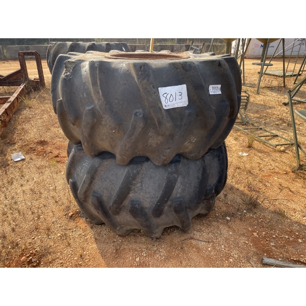 JOHN DEERE SKIDDER TIRE & RIM (2)