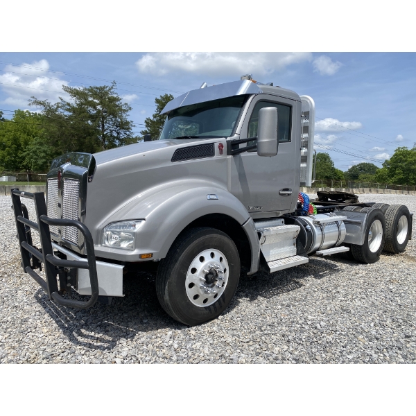 2019 KENWORTH T880 Day Cab Truck