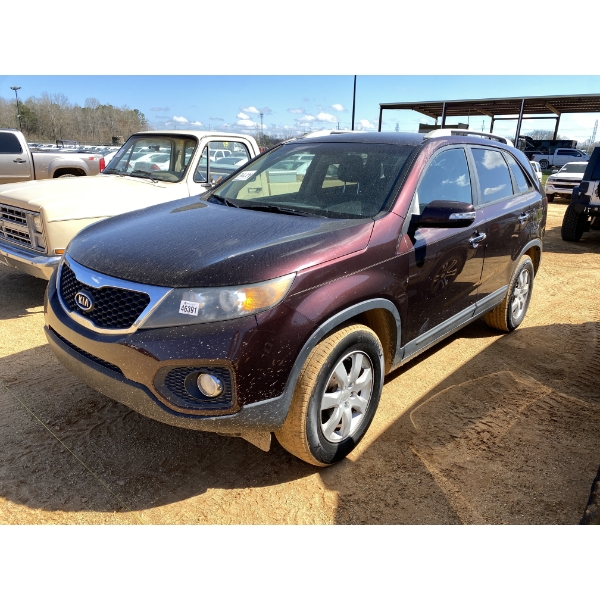 2011 KIA SORRENTO SUV