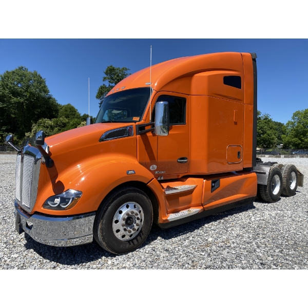 2022 KENWORTH T680 Sleeper Truck