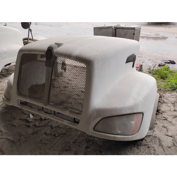 KENWORTH T4 SERIES TRUCK HOOD