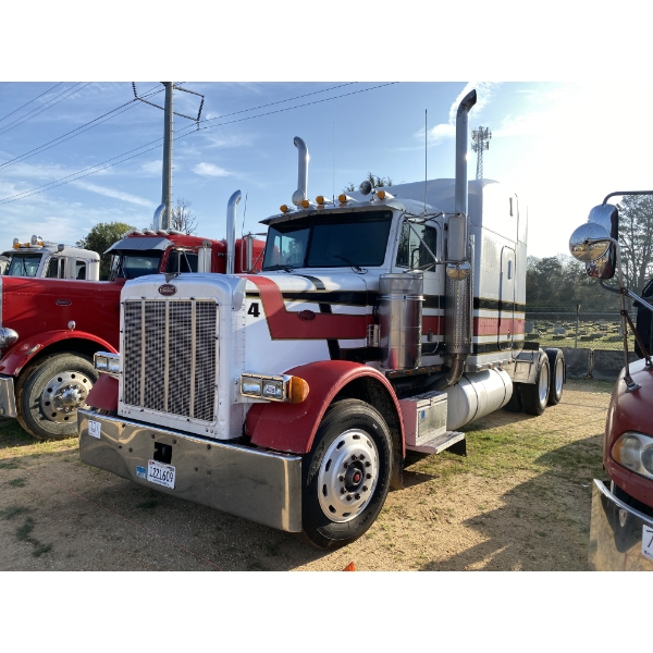 1993 PETERBILT 378 Sleeper Truck