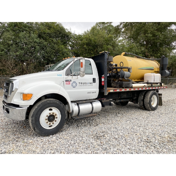 2015 FORD F750 XLT Vacuum Truck