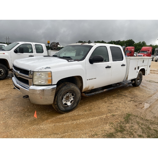 2009 CHEVROLET 2500 HD Flatbed Truck