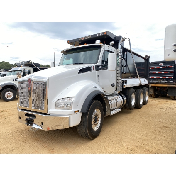 2021 KENWORTH T880 Dump Truck