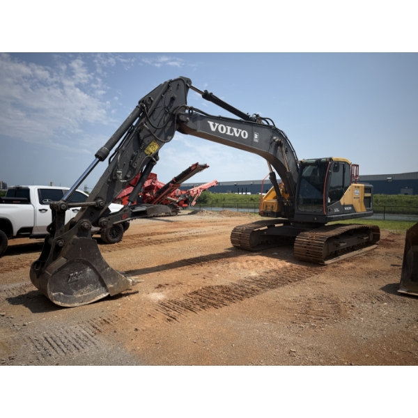 2022 VOLVO EC220EL Excavator