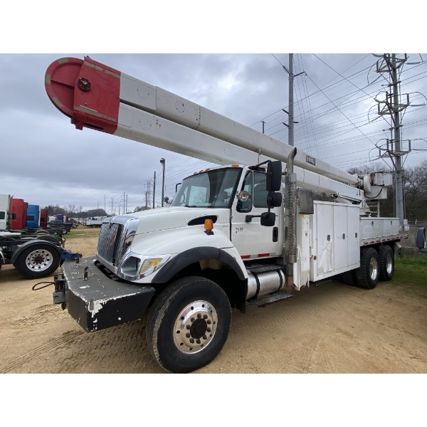 2005 INTERNATIONAL 7400 Bucket Truck