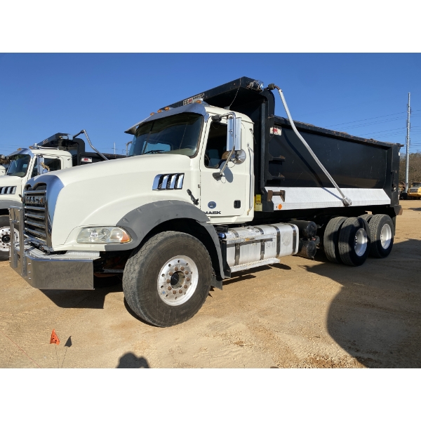 2018 MACK GU813 Dump Truck
