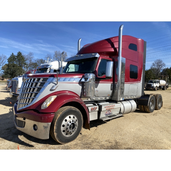 2021 INTERNATIONAL LONESTAR Sleeper Truck