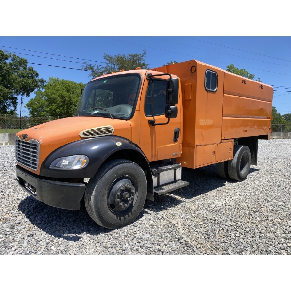 2011 FREIGHTLINER BUISNESS CLASS M2 Chipper Truck