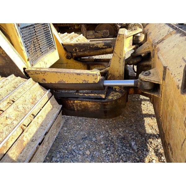 1990 KOMATSU D58P-1 Dozer / Crawler Tractor - J.M. Wood Auction