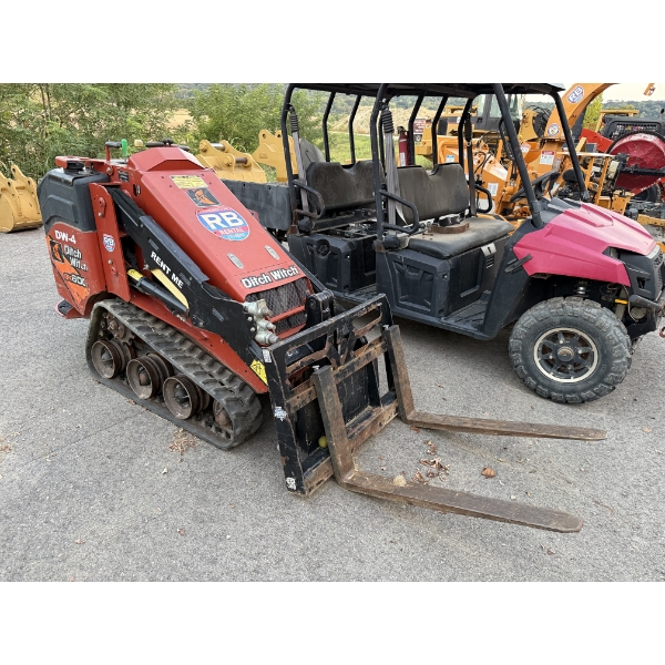 2019 DITCH WITCH SK600 MINI Skid Steer Loader - Crawler