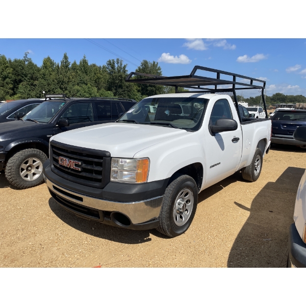 2013 GMC SIERRA Pickup Truck