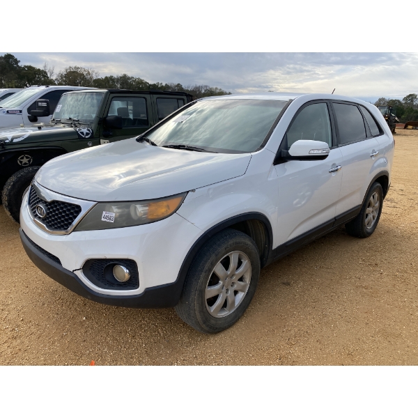 2011 KIA SORENTO SUV