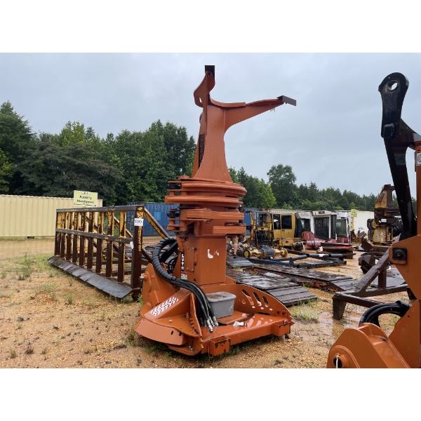 2020 QUADCO 24CP CENTER-POST SAW HEAD