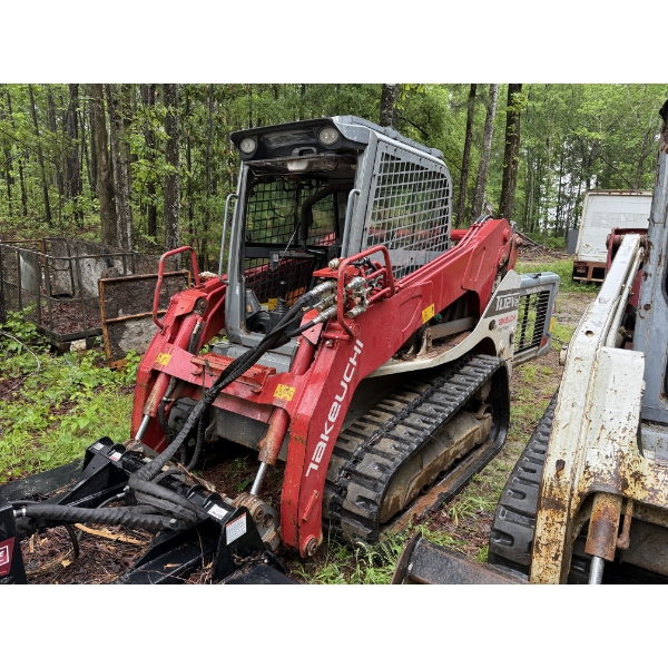 2019 TAKEUCHI TL12V-2 Skid Steer Loader - Crawler