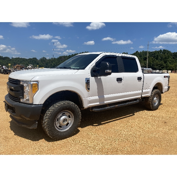 2017 FORD F250 XL Pickup Truck