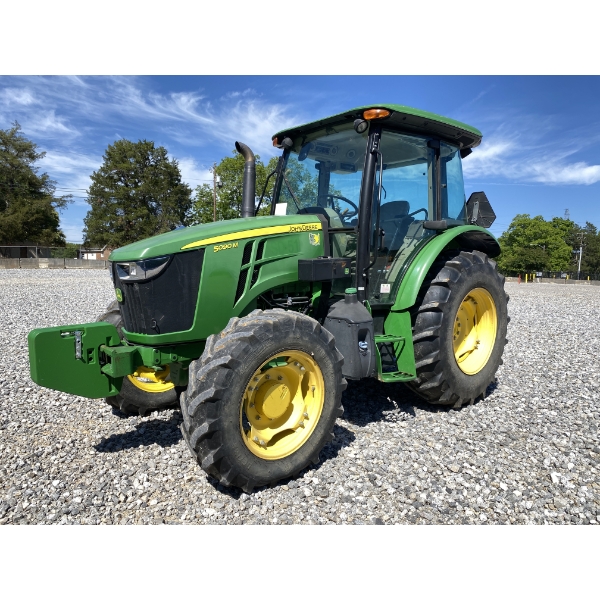 2019 JOHN DEERE 5090M Farm Tractor