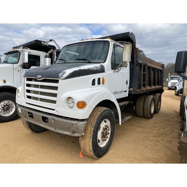 2000 STERLING LT7500 Dump Truck