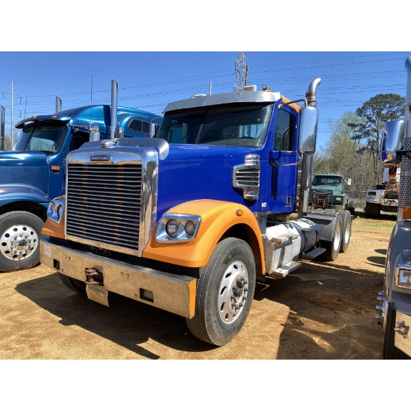 2011 FREIGHTLINER CORONADO SD Day Cab Truck