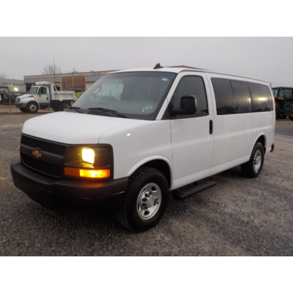 2016 CHEVROLET EXPRESS Passenger Van