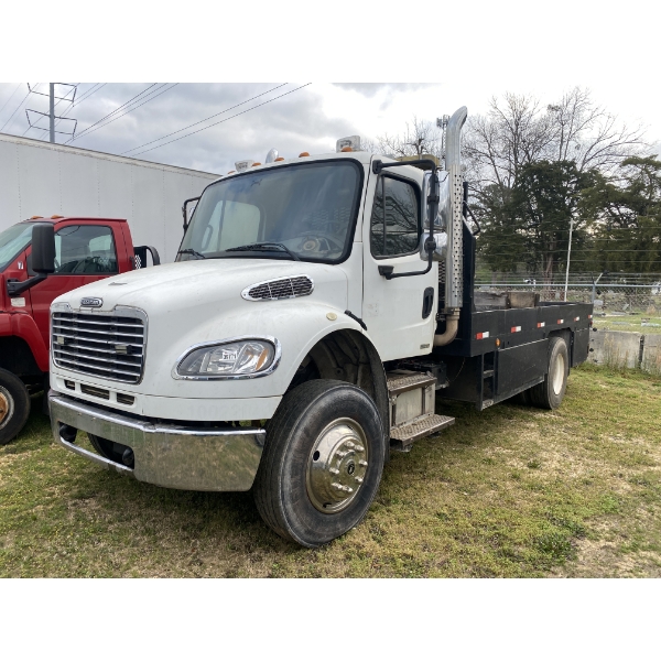 2007 FREIGHTLINER M2 Flatbed Truck