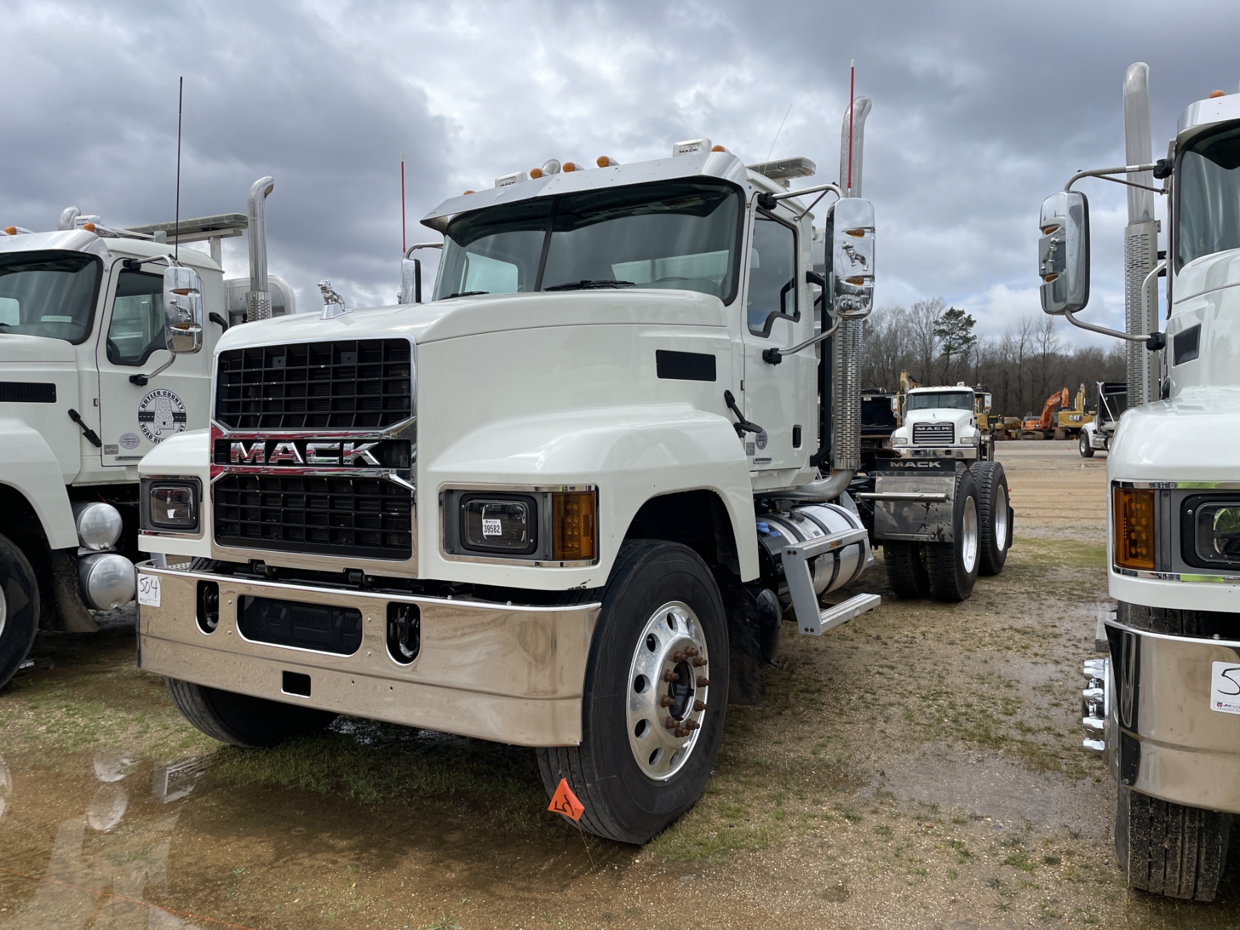 2021 MACK PI64T Day Cab Truck - J.M. Wood Auction Company, Inc.