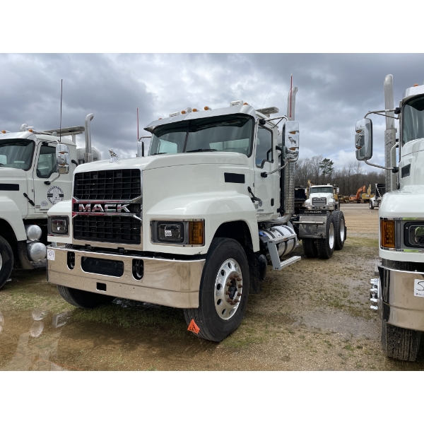 2021 MACK PI64T Day Cab Truck