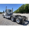 Image 2 : 2023 PETERBILT 567 Day Cab Truck