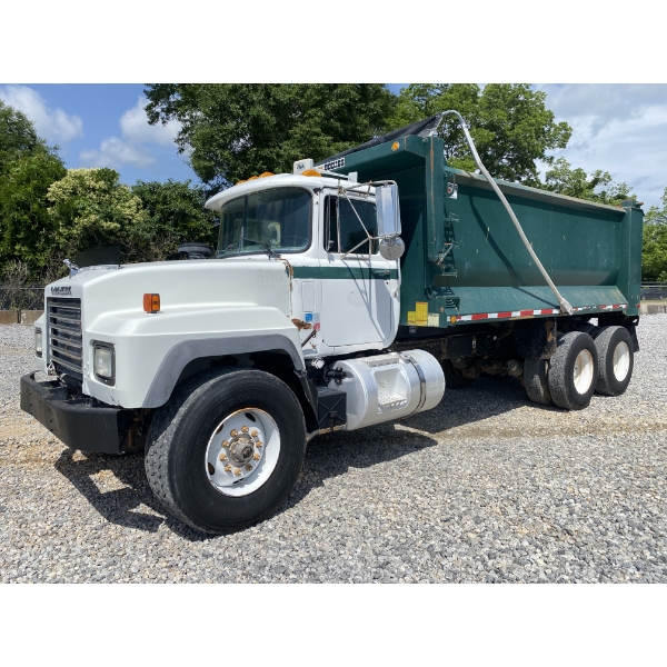 2001 MACK RD690S Dump Truck