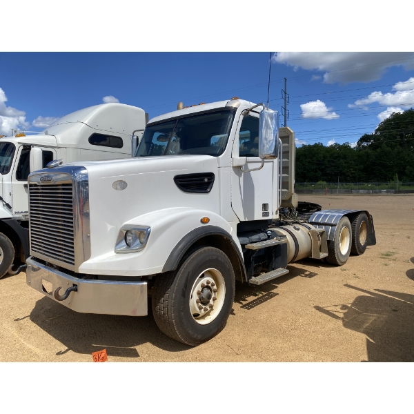 2015 FREIGHTLINER CORONADO 122SD Day Cab Truck